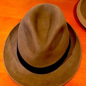 Size 7 1/4 Stetson fedora in light olive w/black band